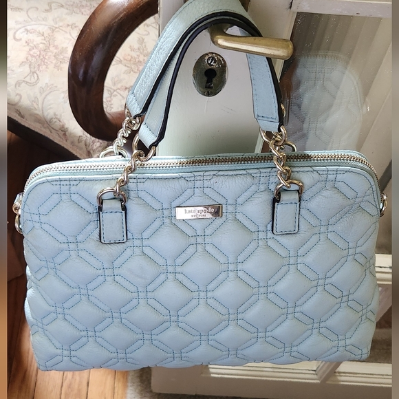 GENTLY USED ! KATE SPADE SEAFOAM QUILTED HANDBAG W/CROSSBODY STRAP - Picture 5 of 8